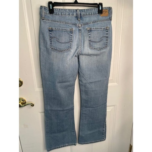 Levi’s Strauss Bootcut Signature Jeans Medium Wash Women's Size 10 Short - Picture 2 of 4